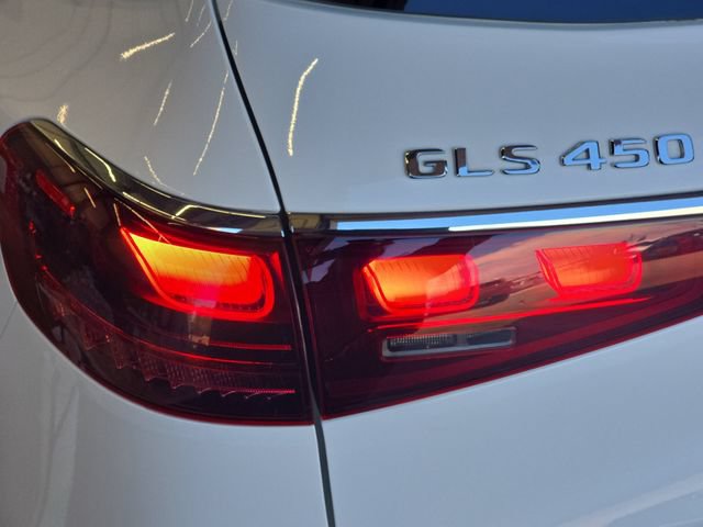 Used 2024 Mercedes-Benz GLS 450 4MATIC image 37