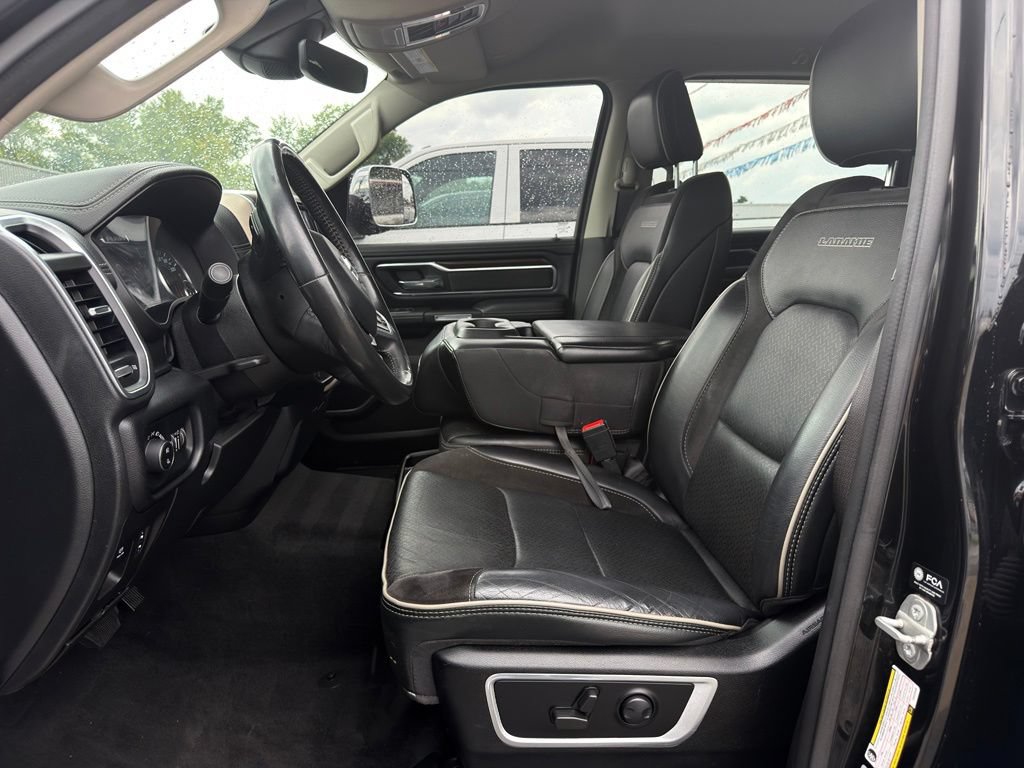 Used 2022 RAM 1500 Laramie AWD/4WD image 2