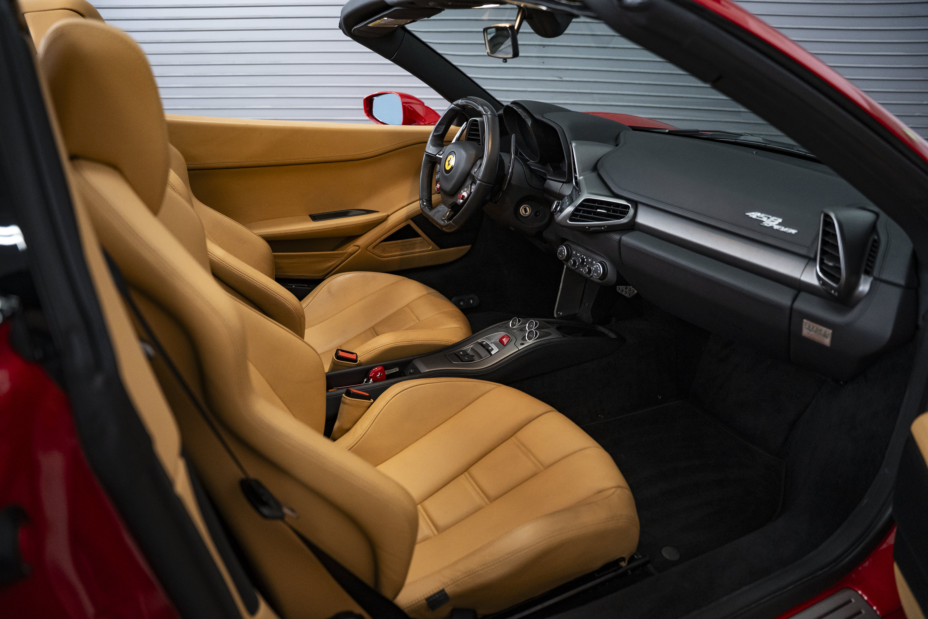 Used 2012 Ferrari 458 Spider RWD image 31