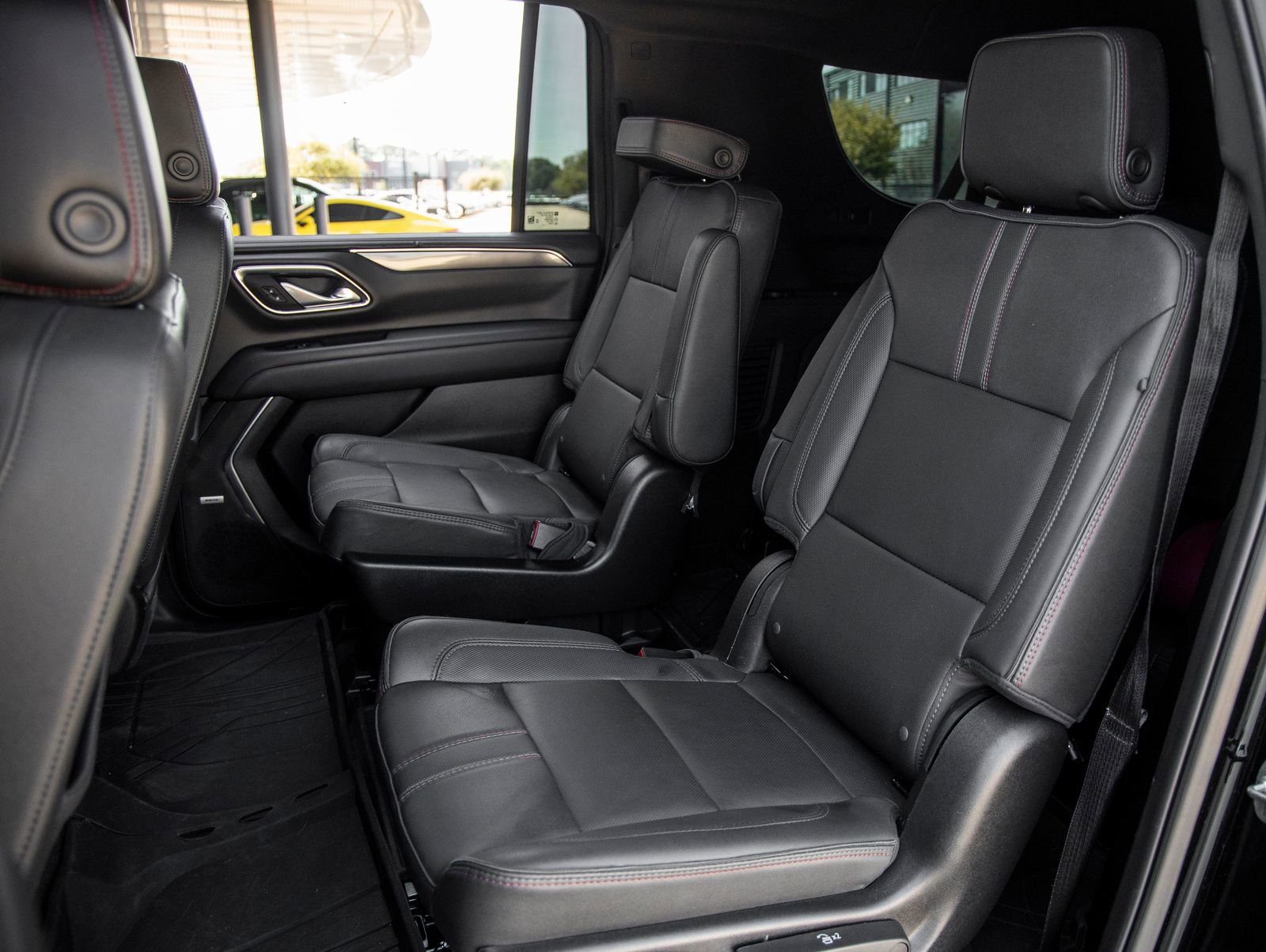 Used 2023 Chevrolet Suburban RST w/ Luxury Package image 31