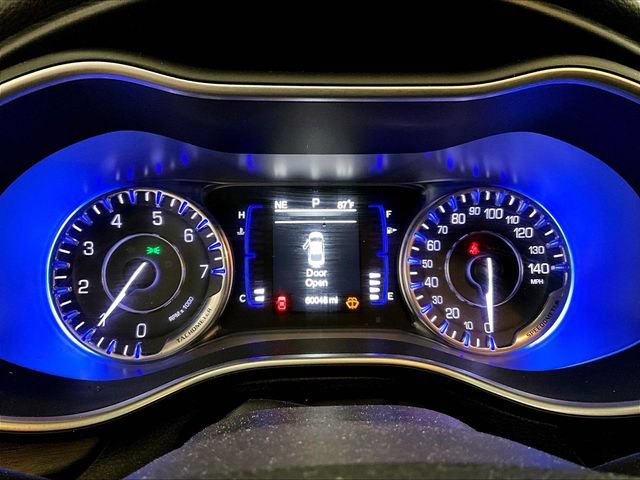 Used 2015 Chrysler 200 Limited FWD image 20