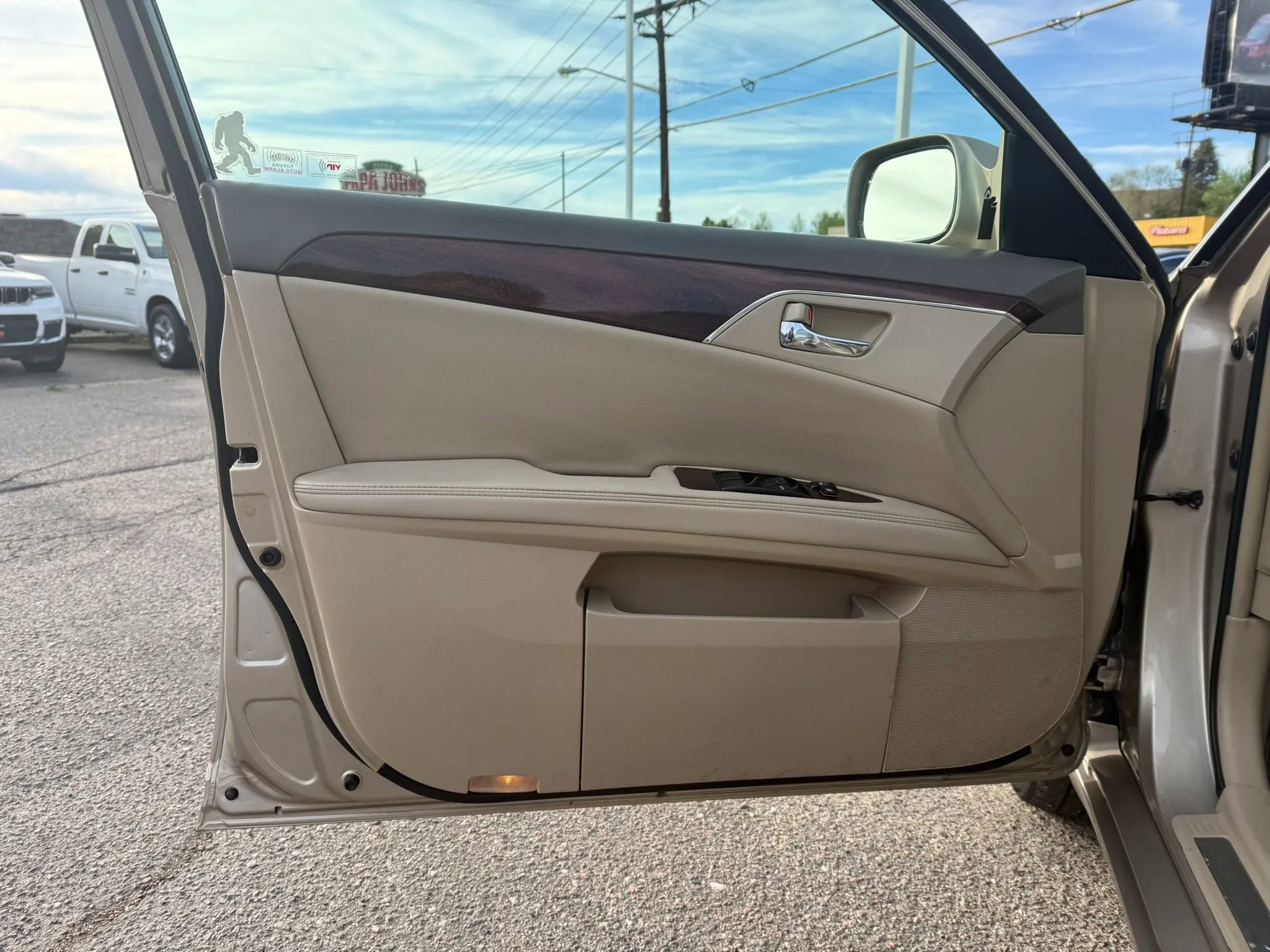 Used 2009 Toyota Avalon XLS FWD image 11