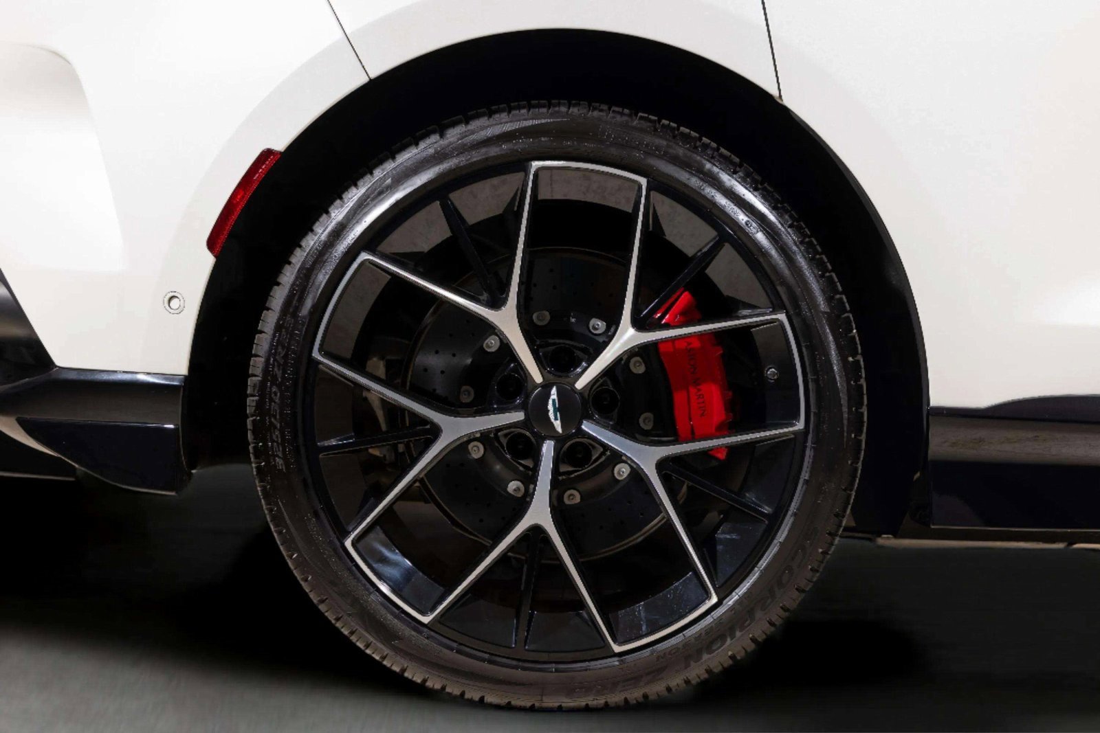 Used 2025 Aston Martin DBX 707 image 52