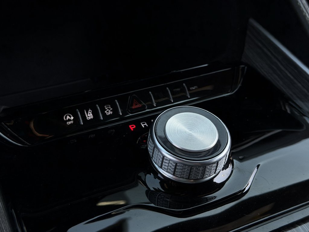 Used 2022 Jeep Wagoneer Series II RWD image 19