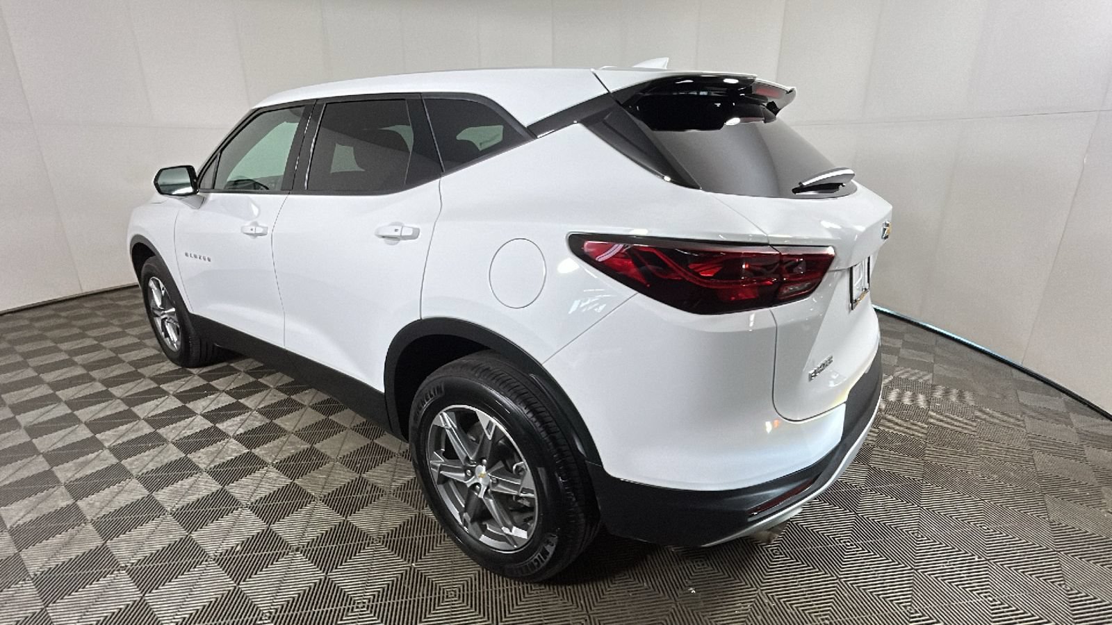 Used 2023 Chevrolet Blazer LT w/ Driver Confidence Package FWD image 5