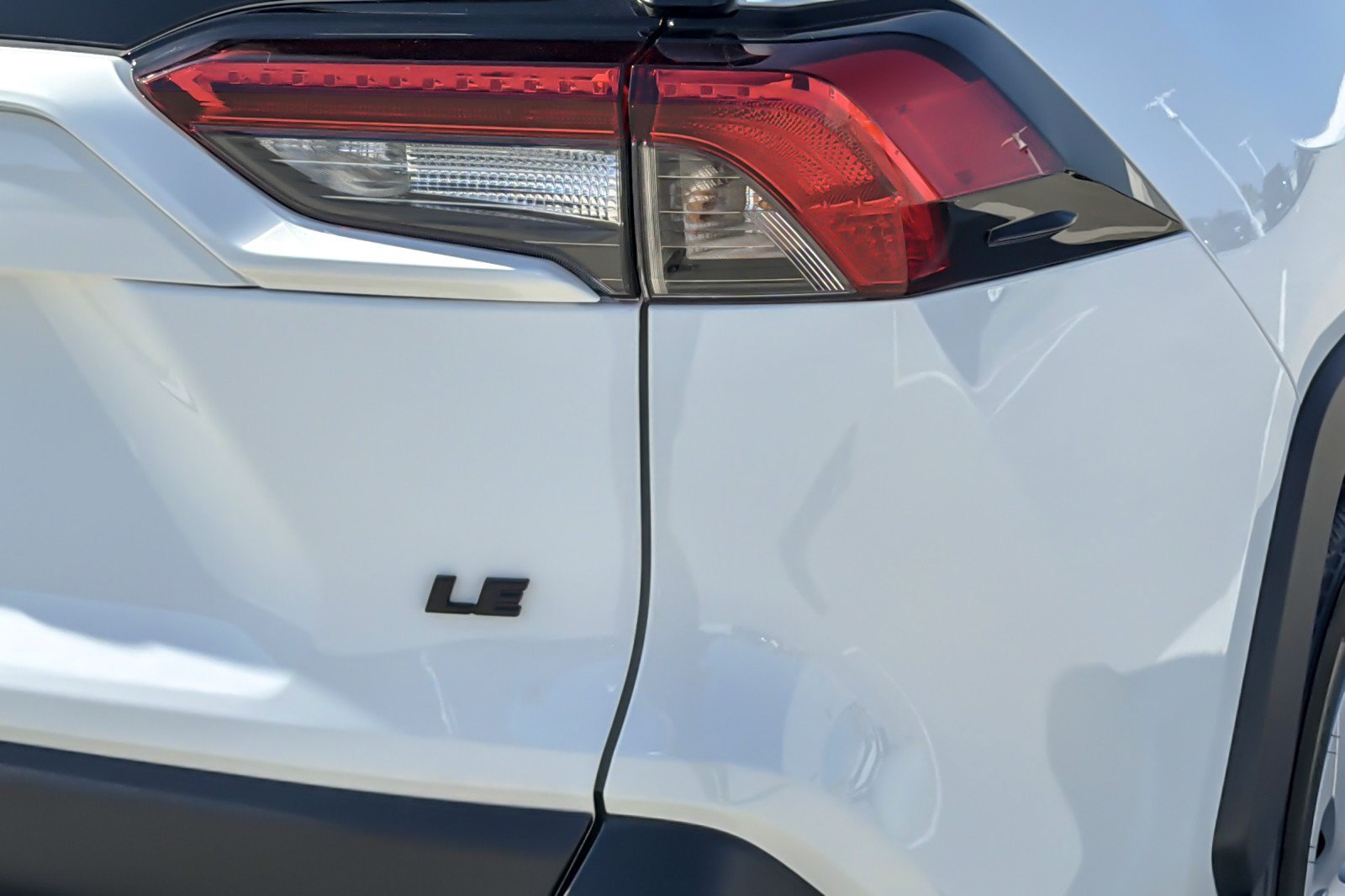 Certified 2025 Toyota RAV4 LE FWD image 25