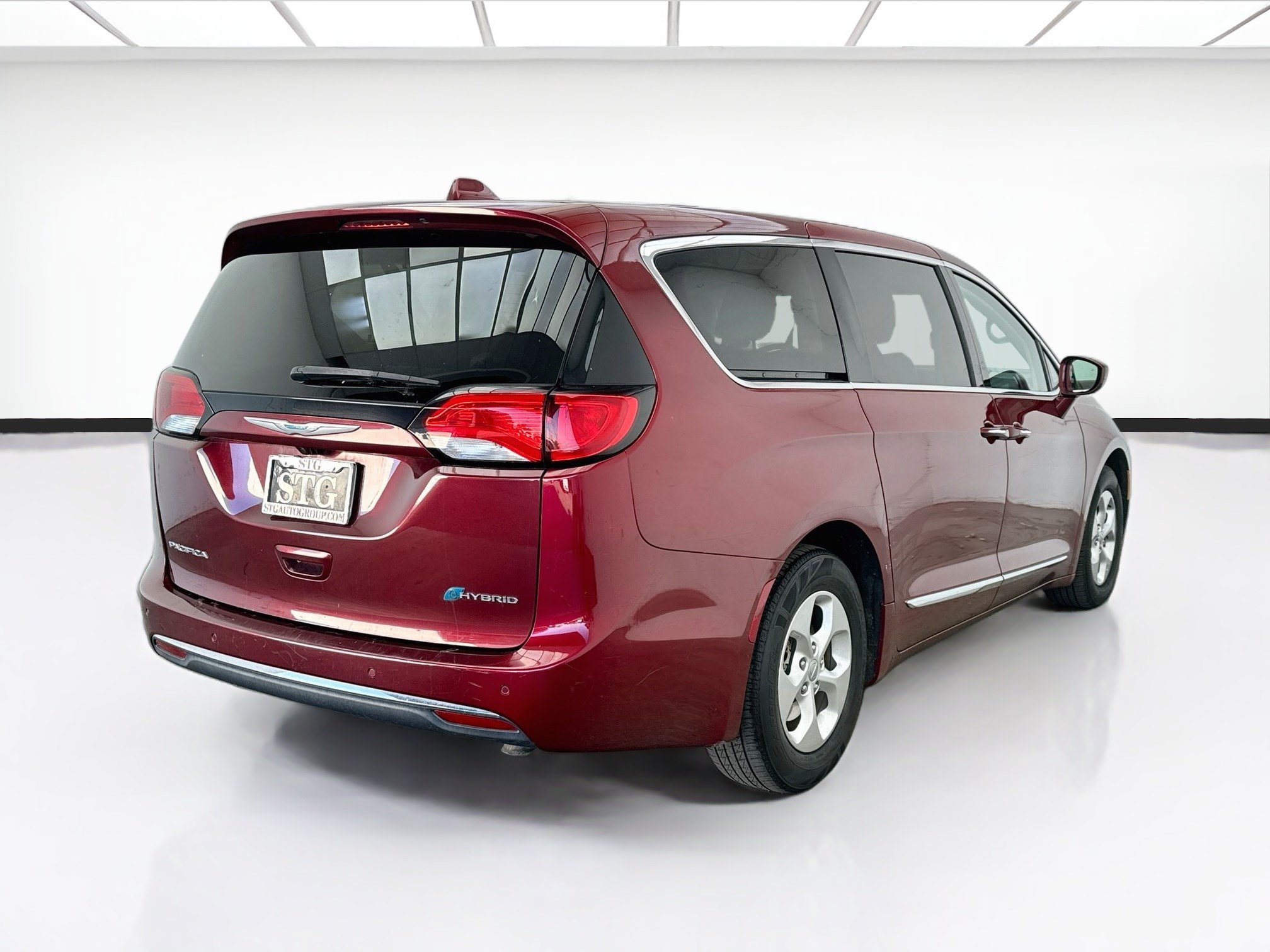 Used 2018 Chrysler Pacifica Touring-L FWD image 4