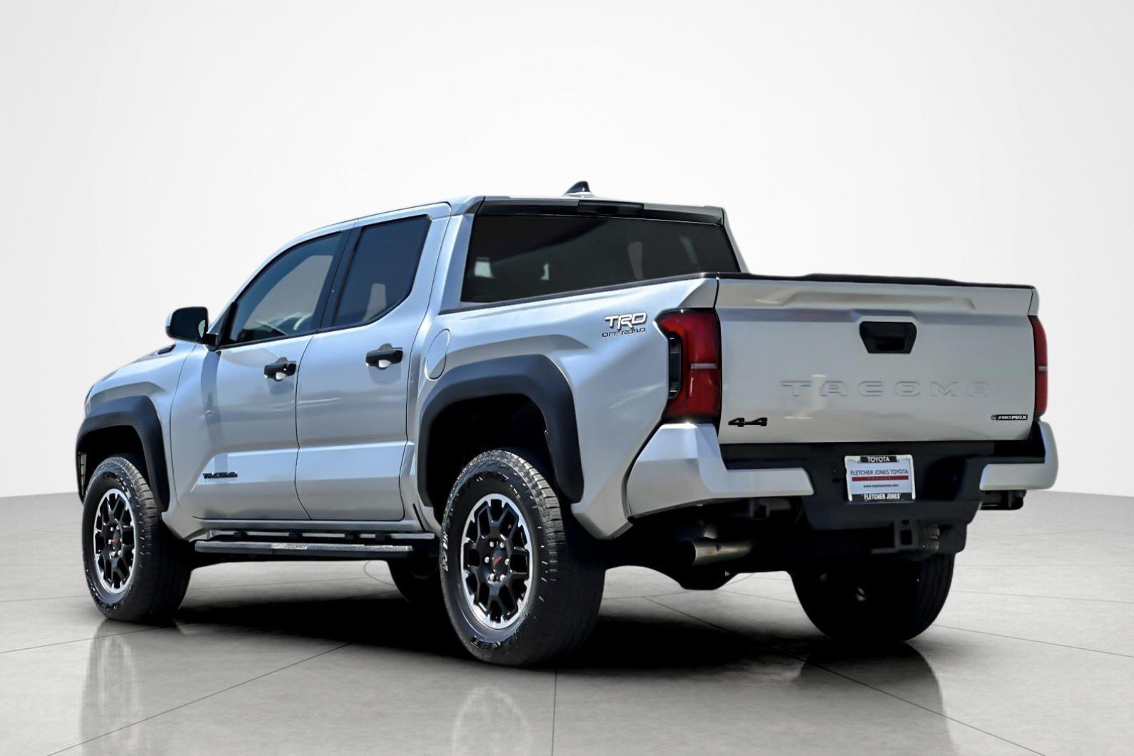 Certified 2025 Toyota Tacoma TRD Off-Road AWD/4WD image 3