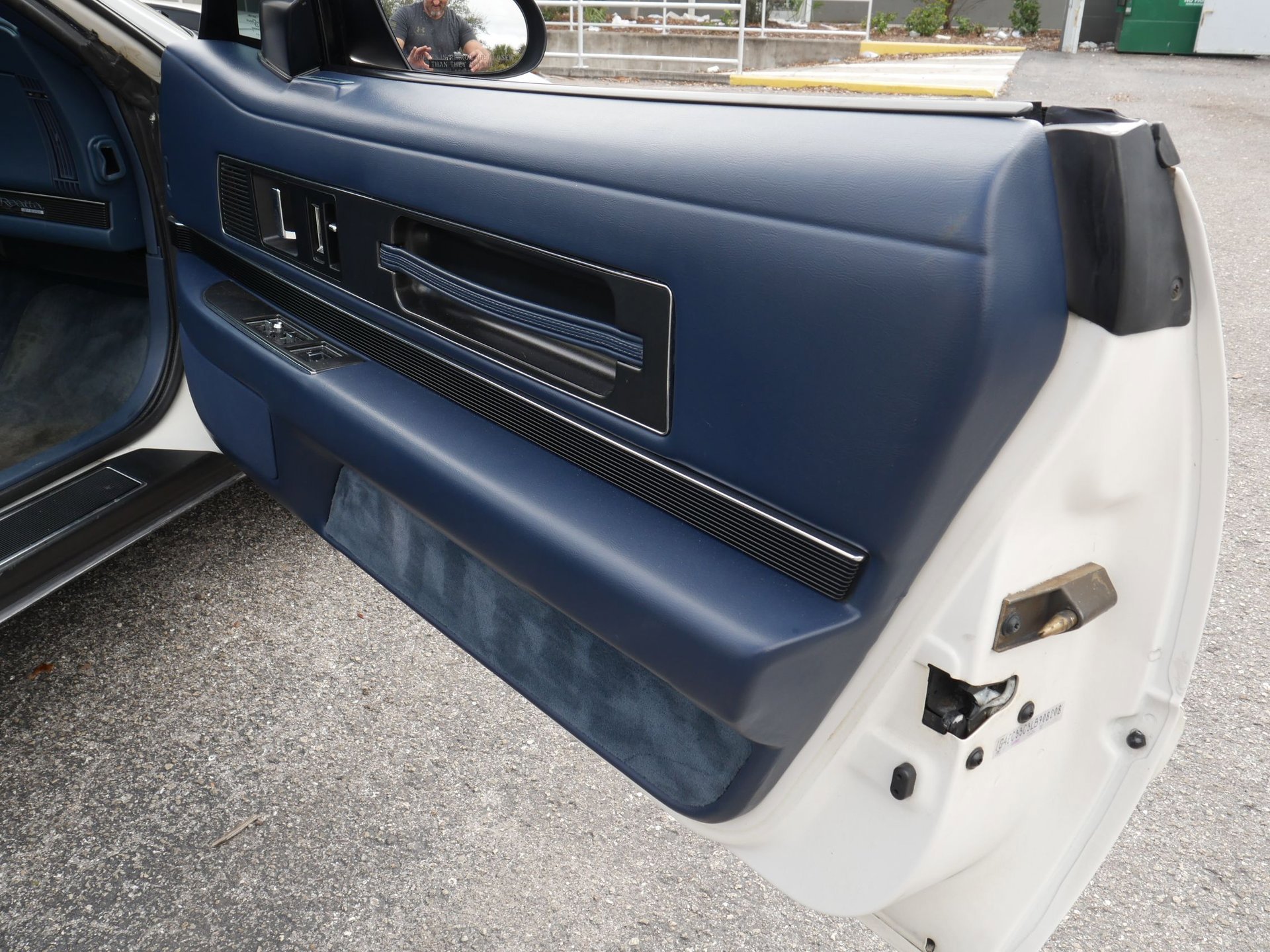 Used 1990 Buick Reatta Convertible image 76