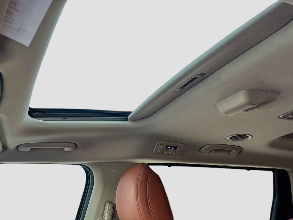 Used 2025 Kia Carnival SX FWD image 22