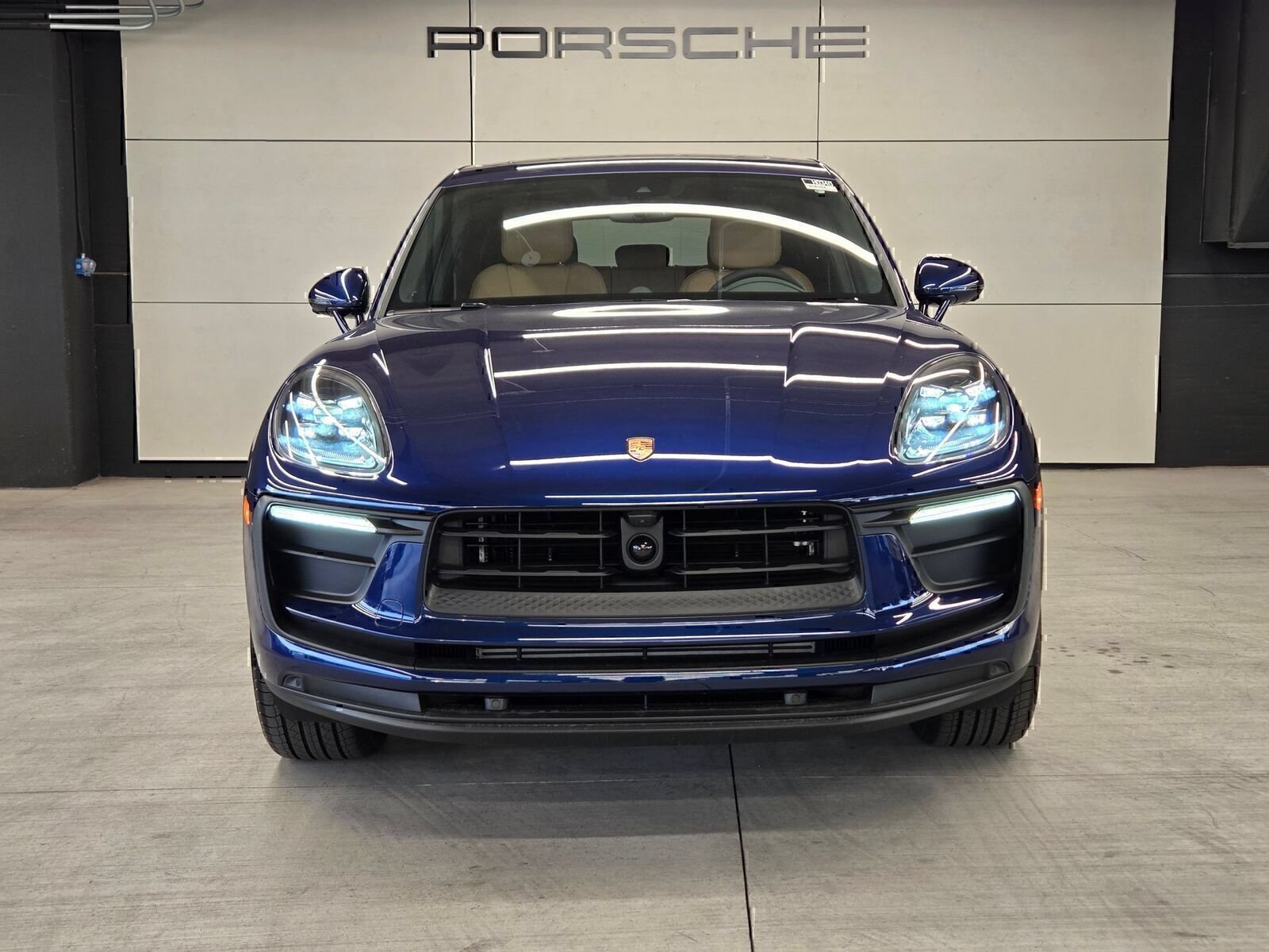 Certified 2026 Porsche Macan AWD/4WD image 25
