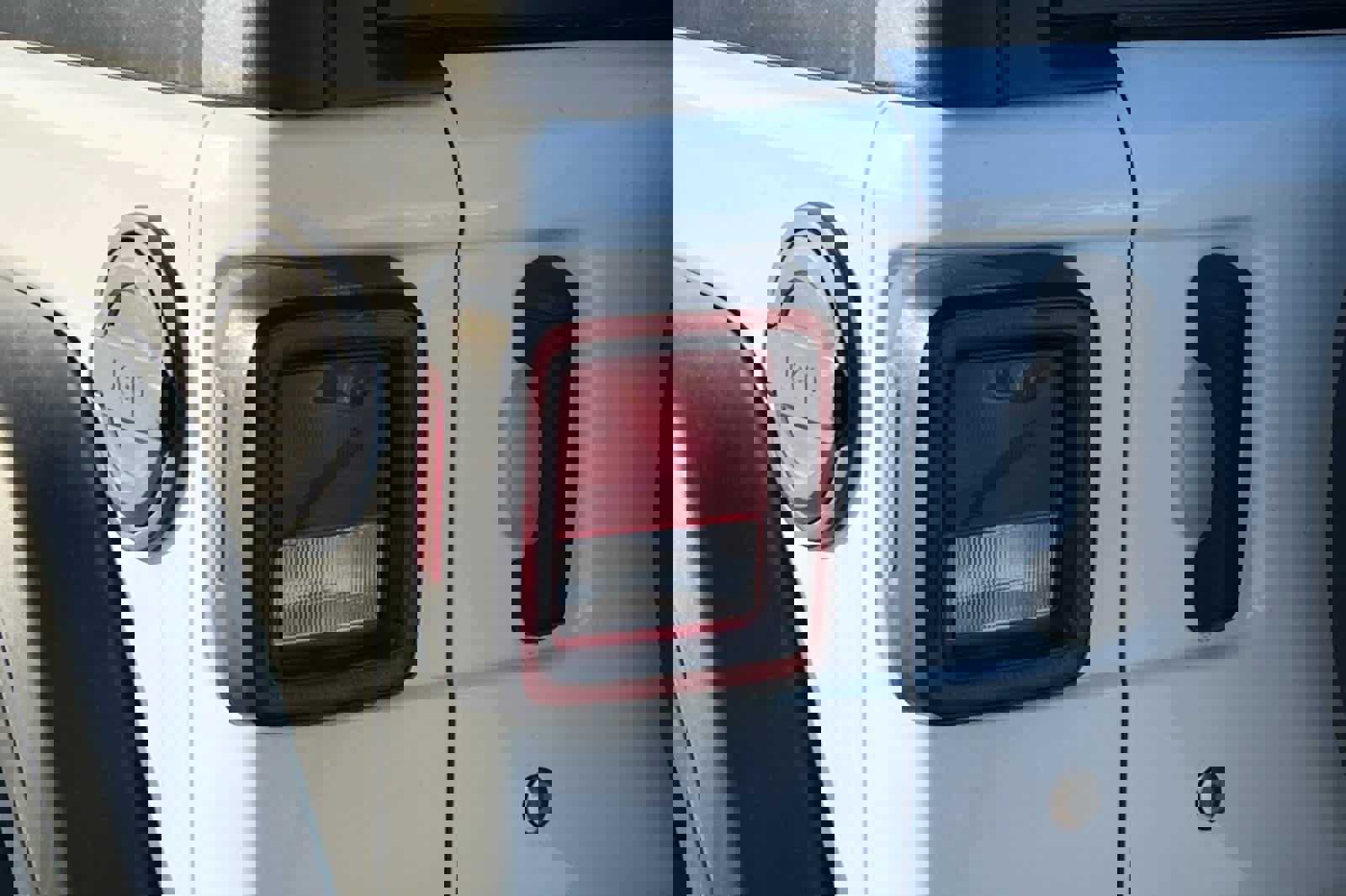 Used 2018 Jeep Wrangler Unlimited Sport image 34