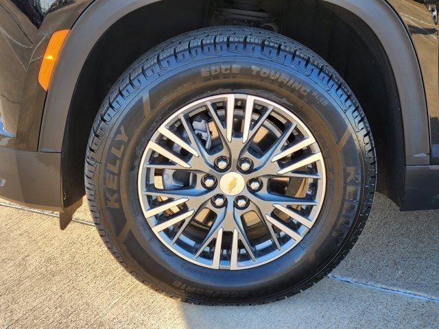 Used 2025 Chevrolet Traverse LT image 17