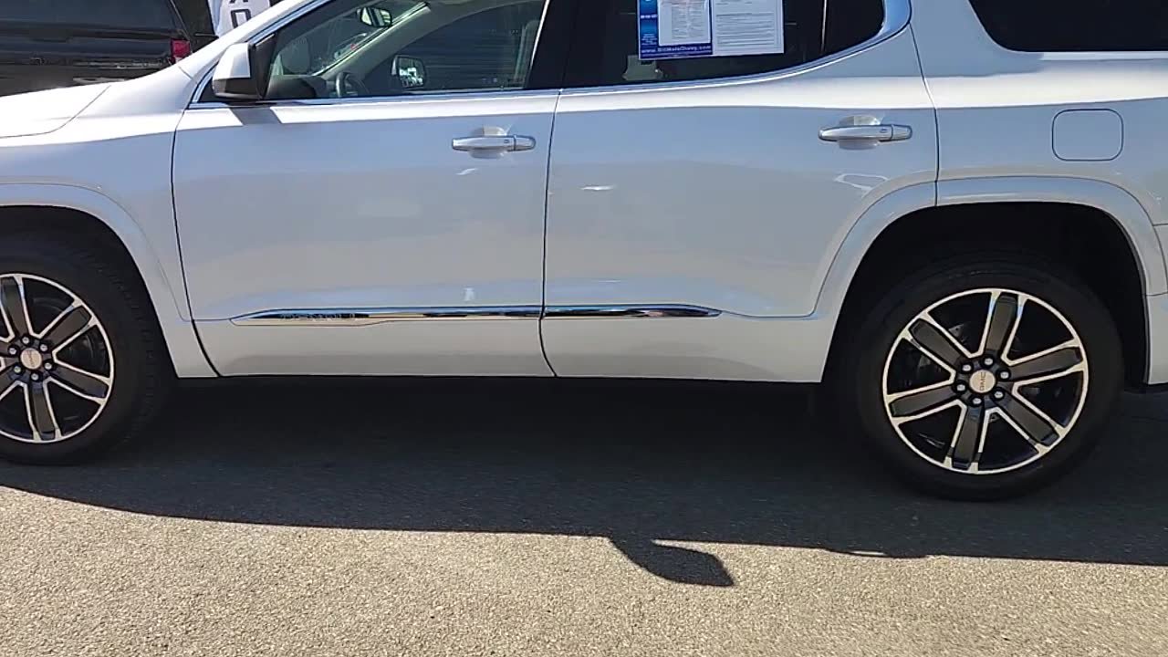 Used 2019 GMC Acadia Denali image 5