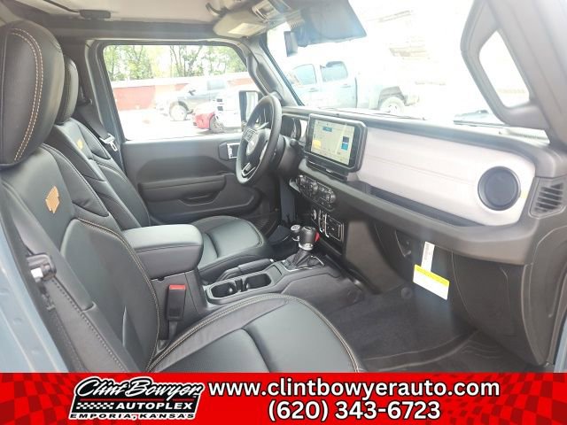 New 2025 Jeep Gladiator Sport image 24