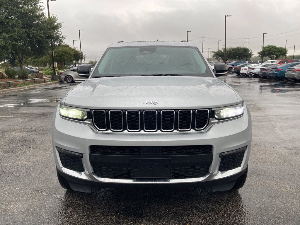 Used 2023 Jeep Grand Cherokee L Limited w/ Trailer Tow Group (B) AWD/4WD image 2
