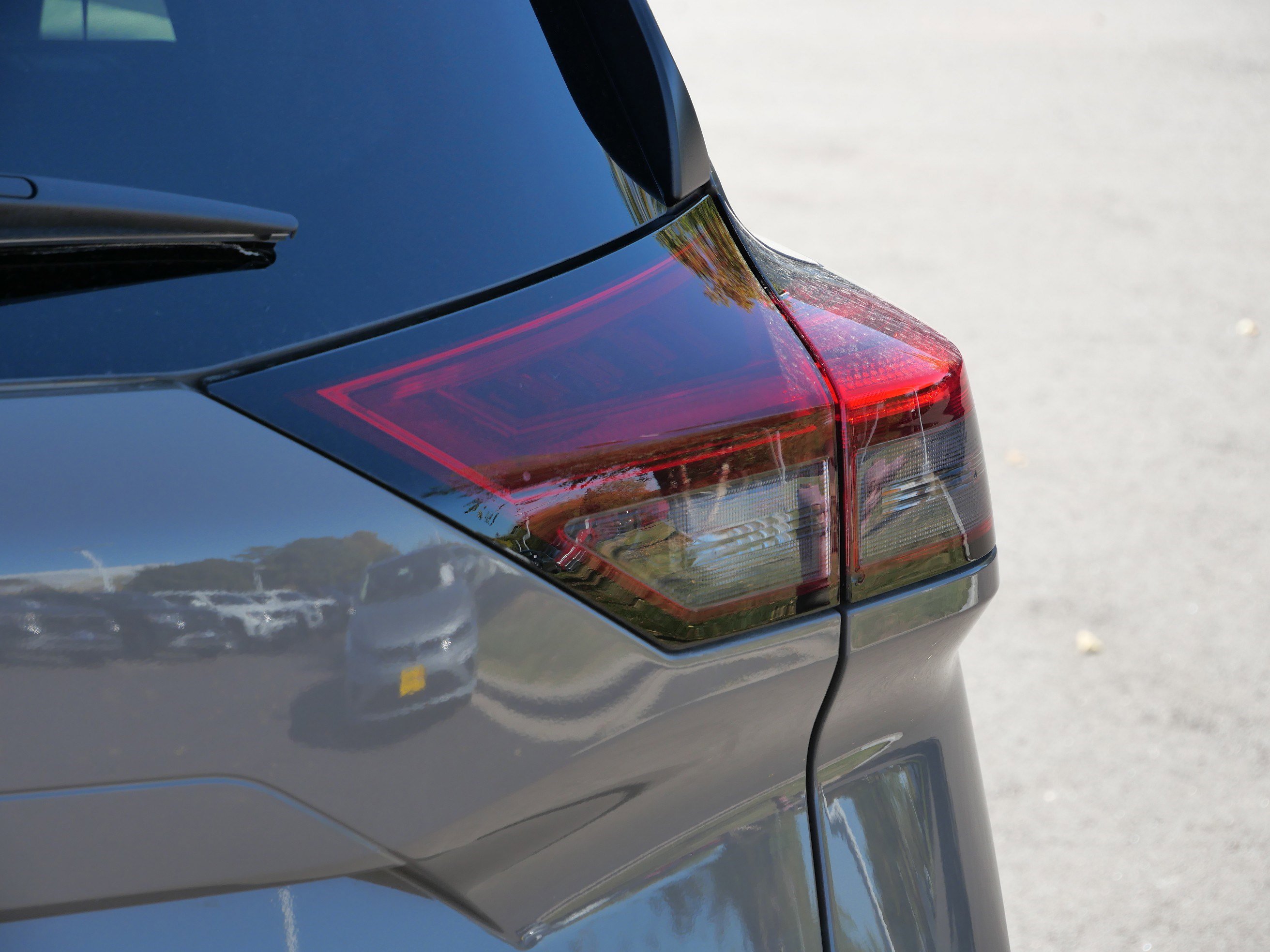 Used 2025 Nissan Rogue SV image 15