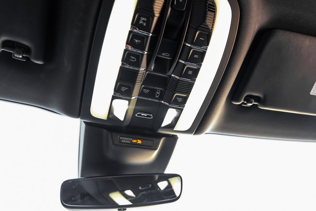 Used 2021 Porsche Macan image 31