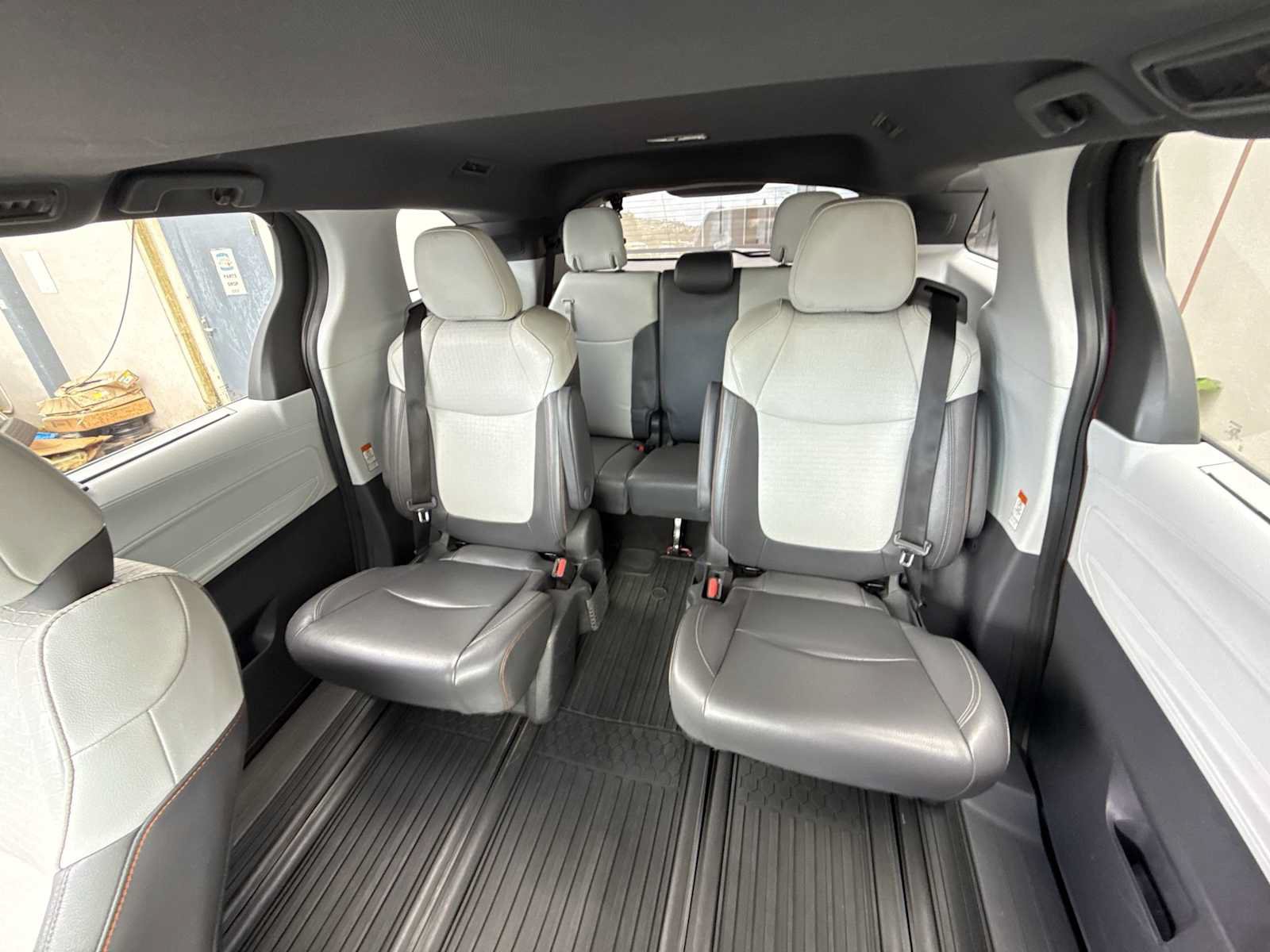 Used 2022 Toyota Sienna XSE AWD/4WD image 24