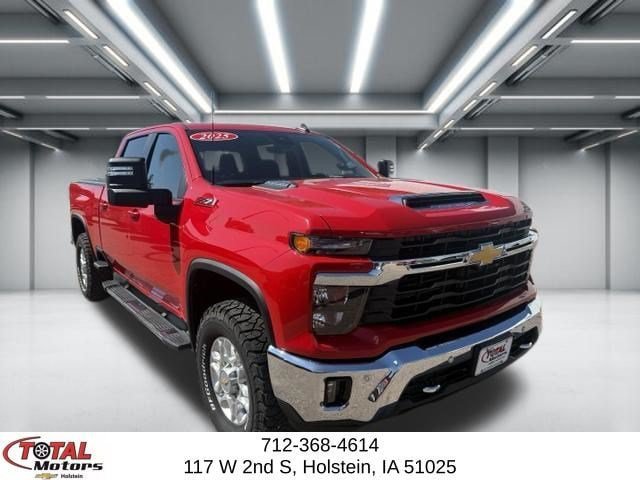 Used 2025 Chevrolet Silverado 2500 LT w/ Texas Edition AWD/4WD image 2