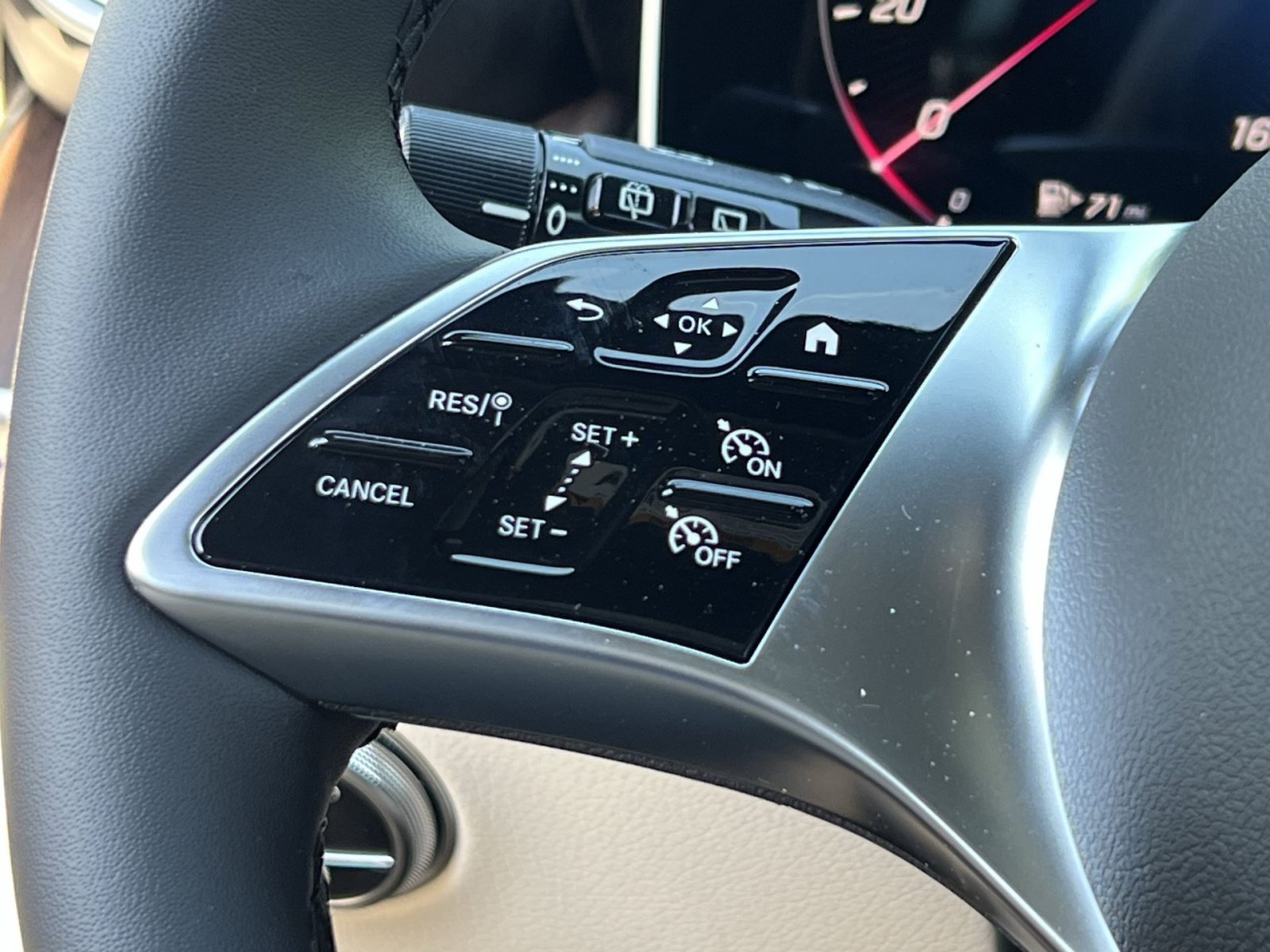 New 2026 Mercedes-Benz GLC 300 4MATIC image 36