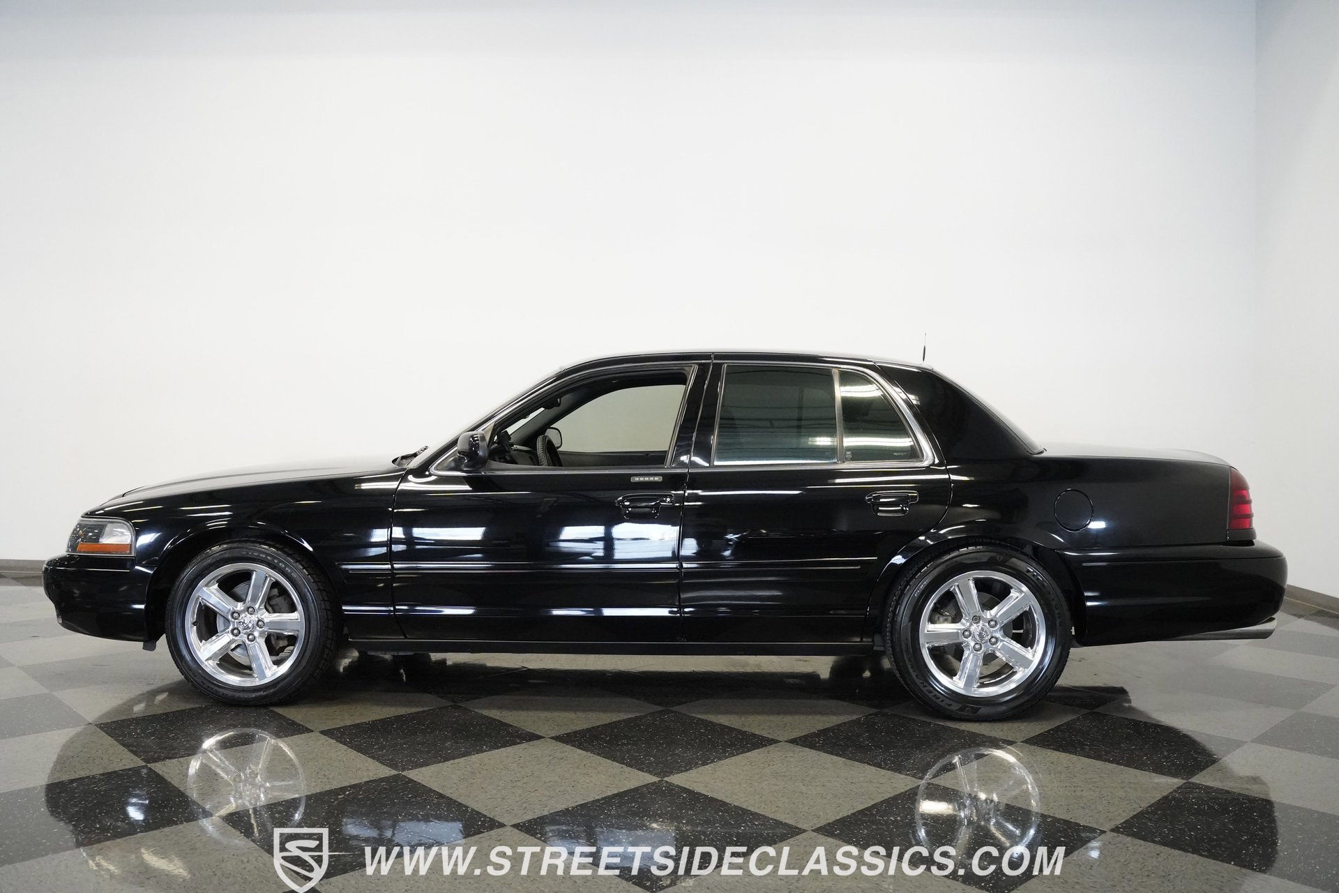Used 2003 Mercury Marauder image 2