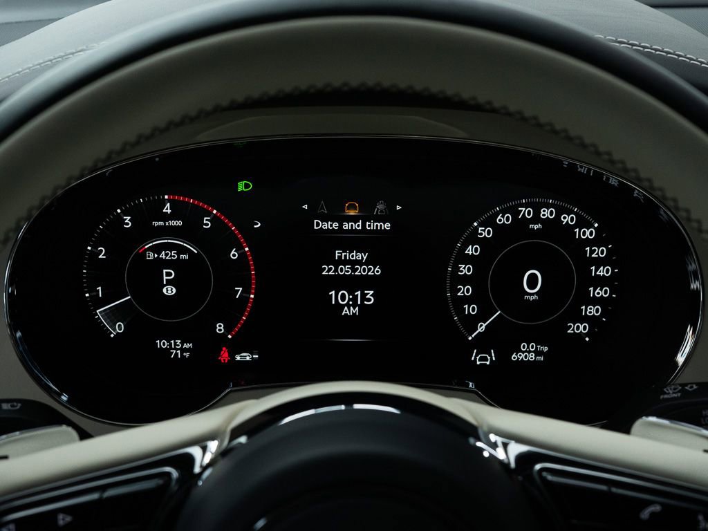 Certified 2024 Bentley Bentayga Extended Wheelbase AWD/4WD image 38