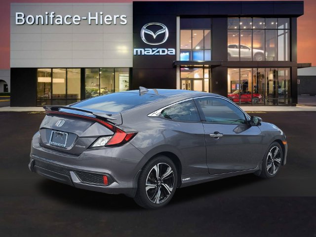 Used 2016 Honda Civic Touring image 4
