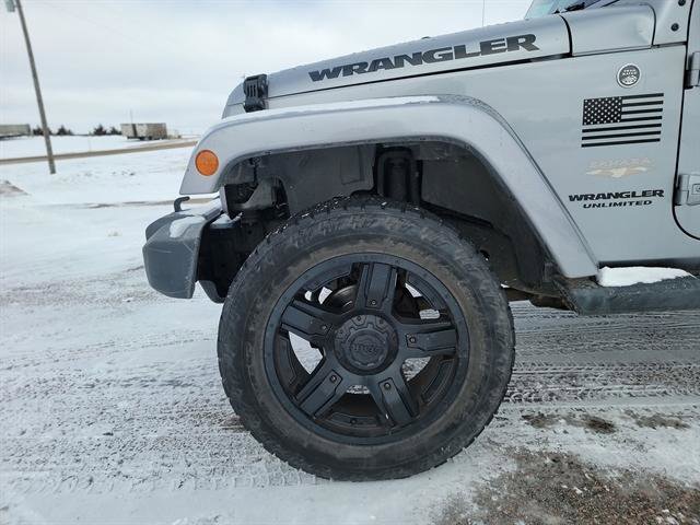 Used 2013 Jeep Wrangler Unlimited Sahara image 10