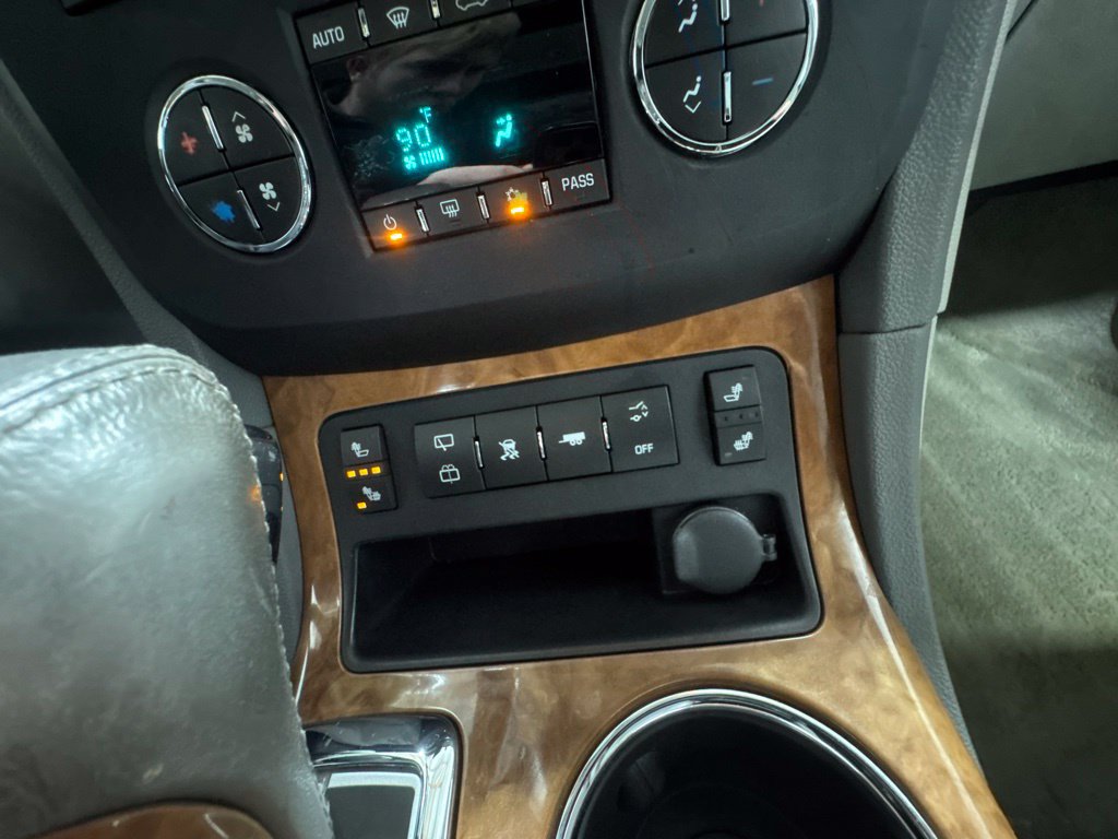 Used 2011 Buick Enclave CXL w/ Trailering Provision Package FWD image 23