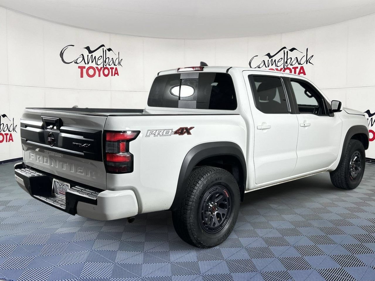 Used 2026 Nissan Frontier PRO-4X AWD/4WD image 8