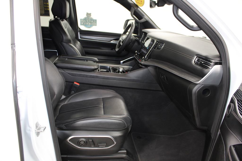 Used 2023 Jeep Wagoneer L Series II image 28