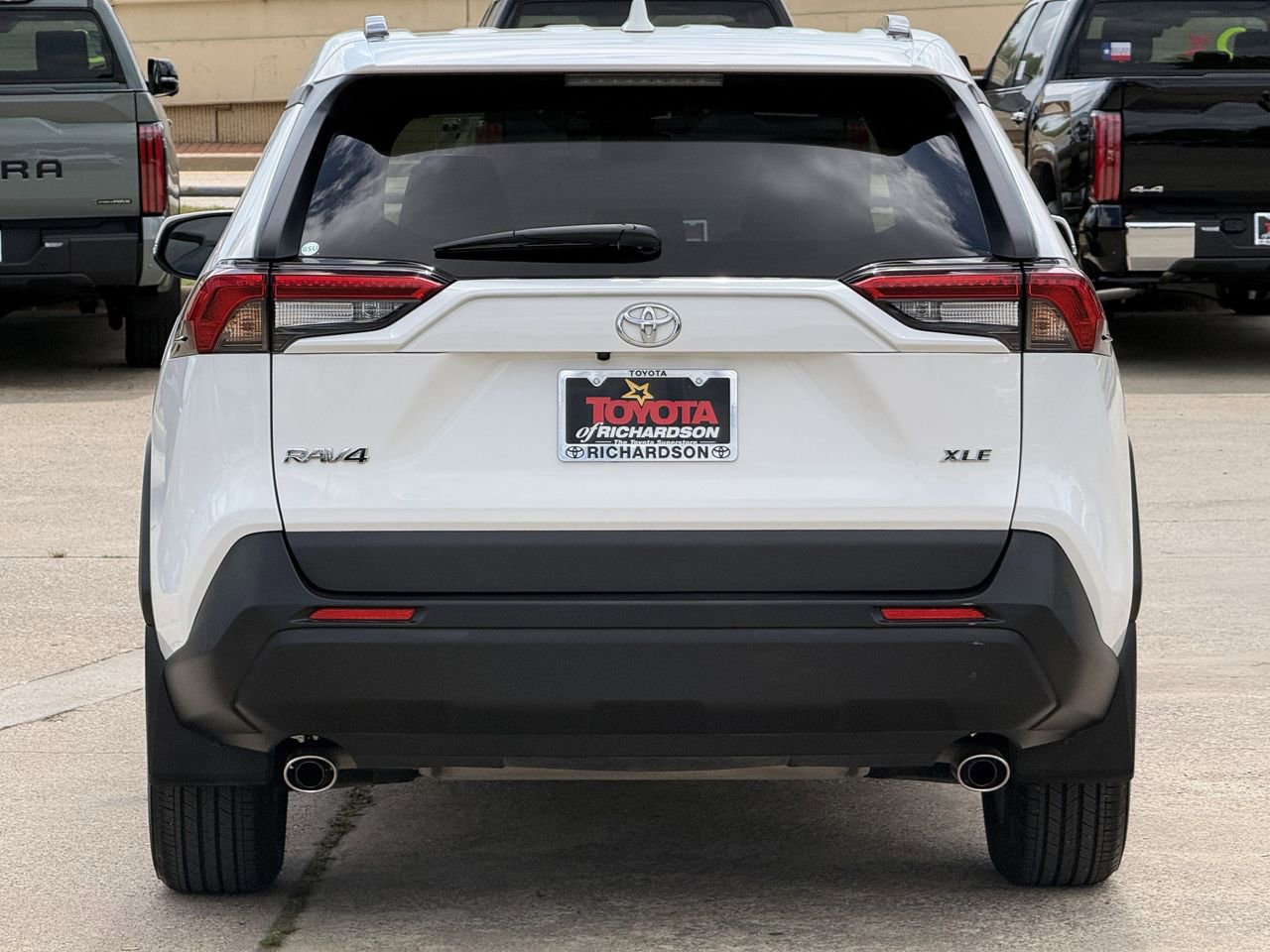 Used 2024 Toyota RAV4 XLE w/ Convenience Package image 5