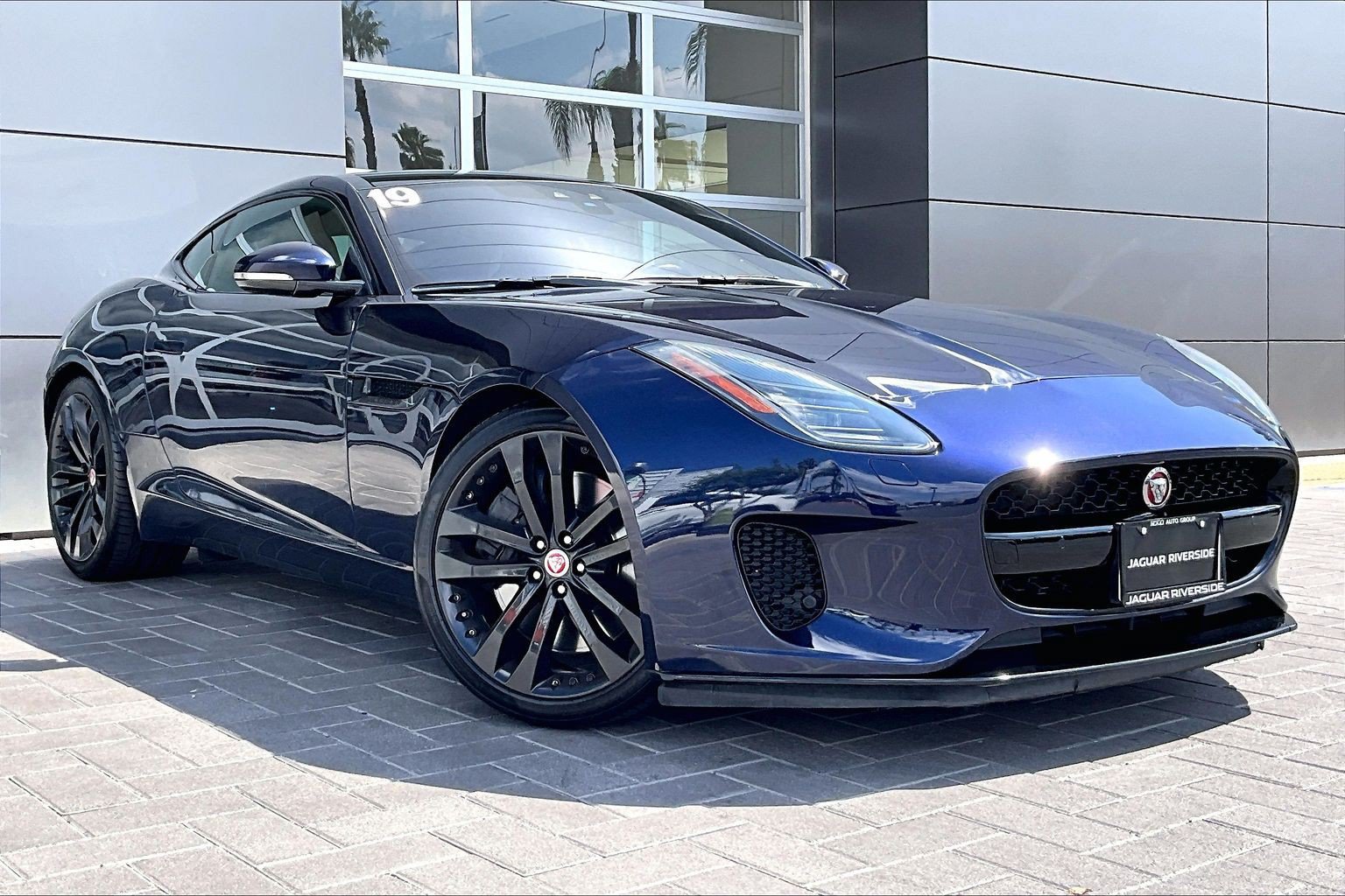 Used 2019 Jaguar F-TYPE Coupe RWD image 3