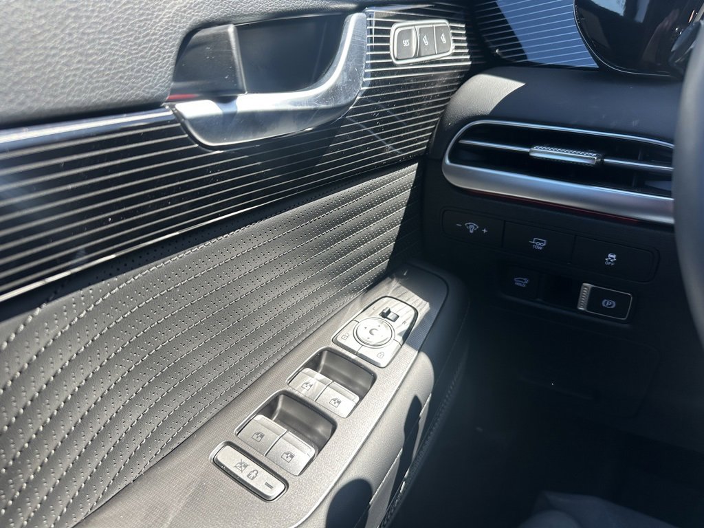 Certified 2025 Hyundai Palisade Calligraphy image 18