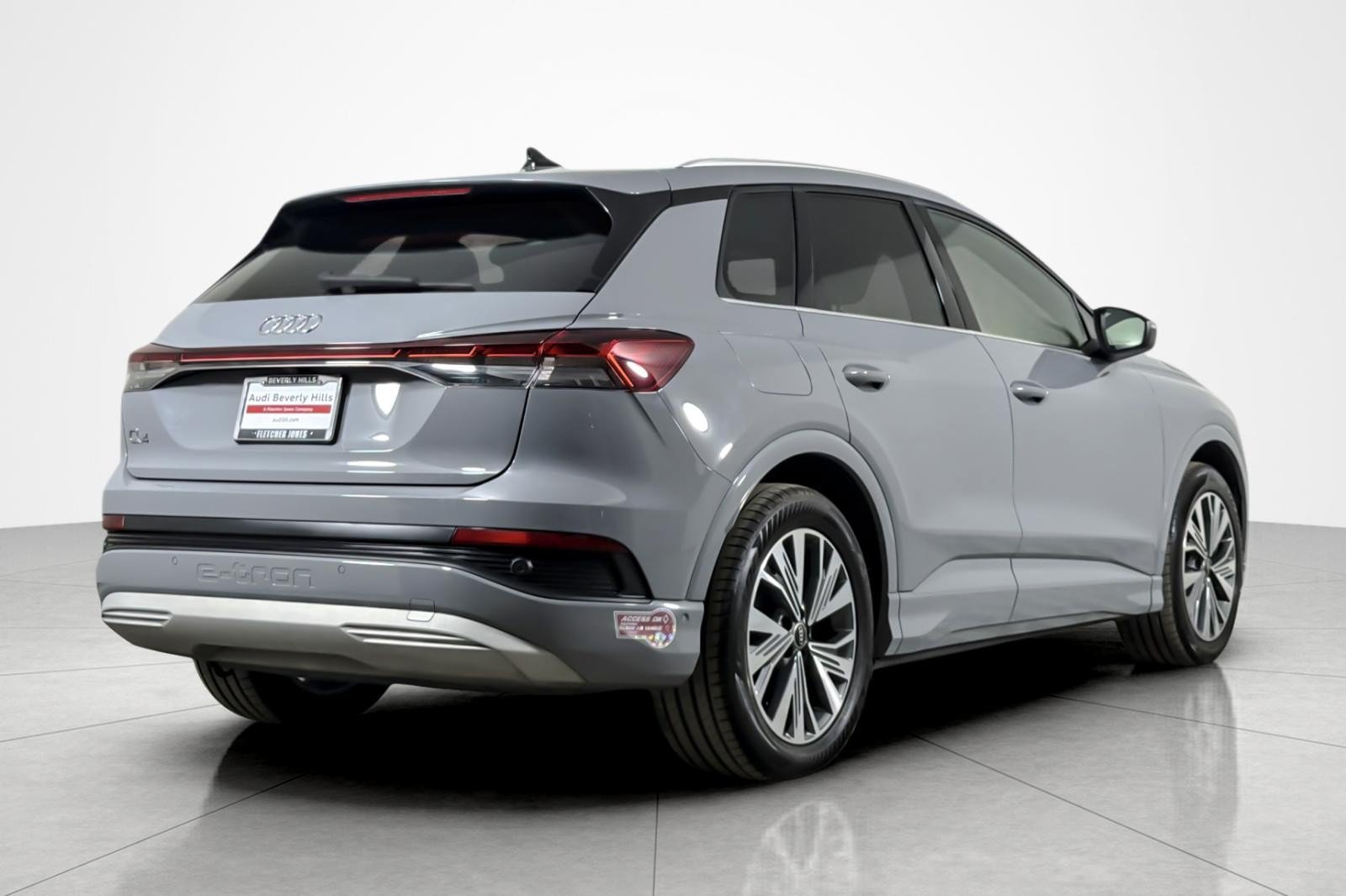 Used 2023 Audi Q4 e-tron Premium Plus RWD image 5