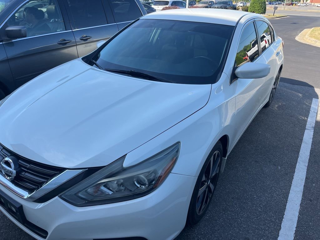 Used 2018 Nissan Altima 2.5 SR FWD image 1