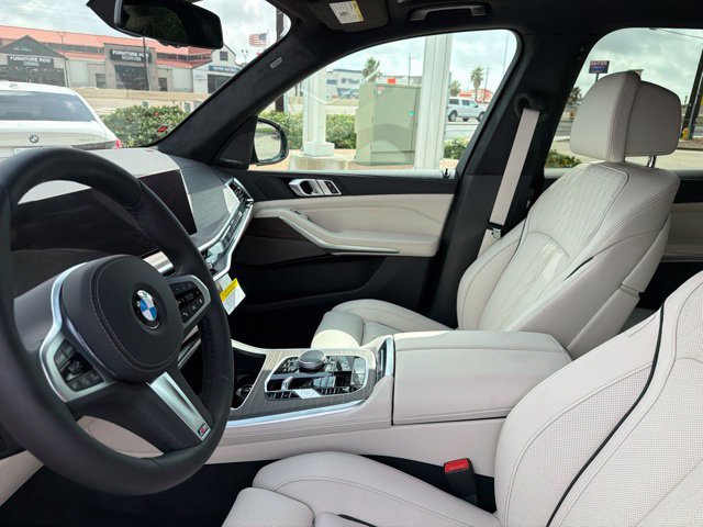 New 2026 BMW X5 xDrive40i w/ M Sport Package AWD/4WD image 24