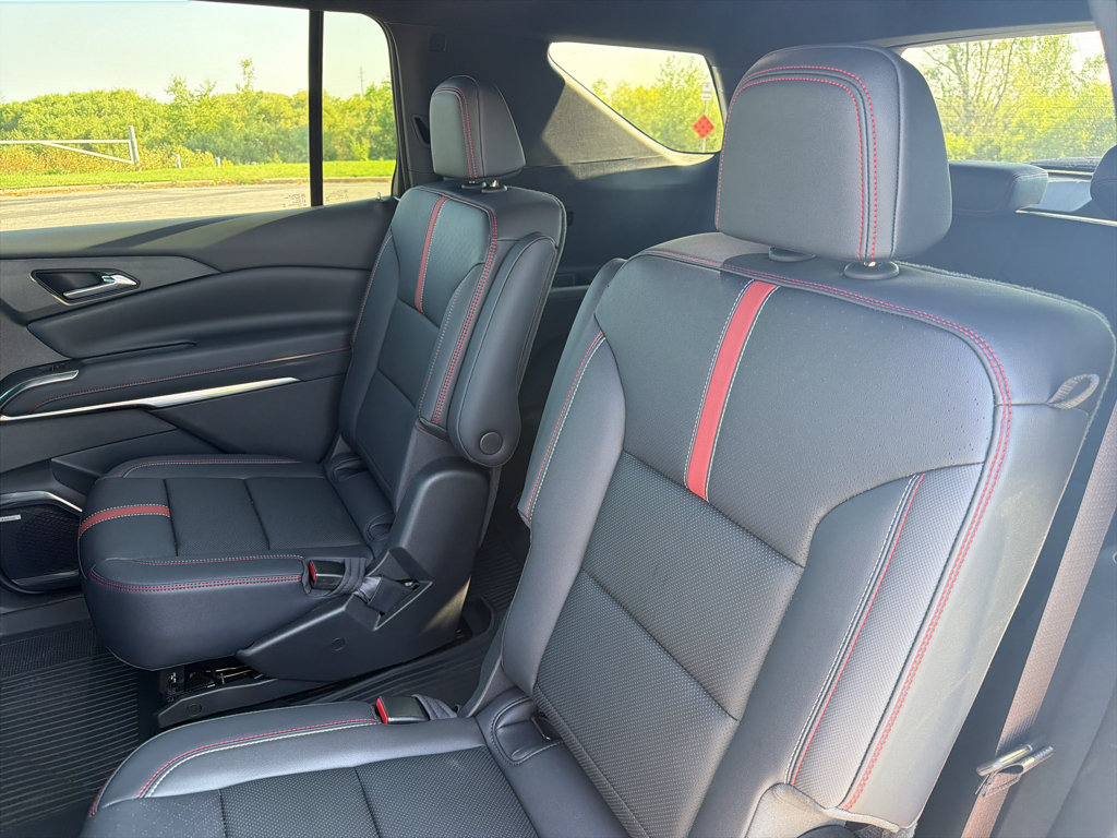 New 2026 Chevrolet Traverse RS w/ LPO, Floor Liner Package AWD/4WD image 37
