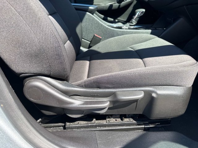 Used 2024 Chevrolet Malibu LT FWD image 16