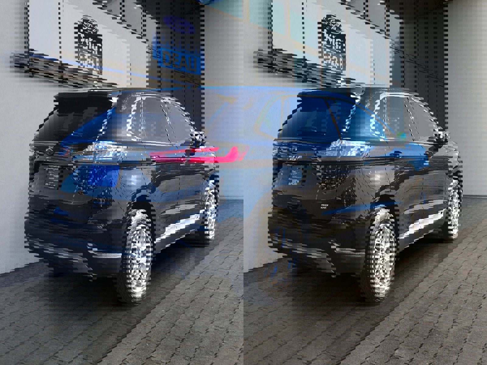 Certified 2024 Ford Edge SEL w/ Convenience Package image 3