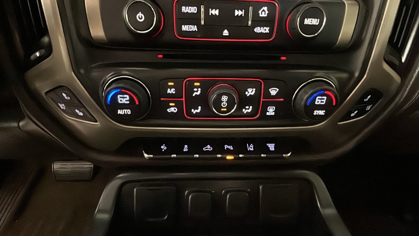 Used 2015 GMC Sierra 3500 Denali AWD/4WD image 24