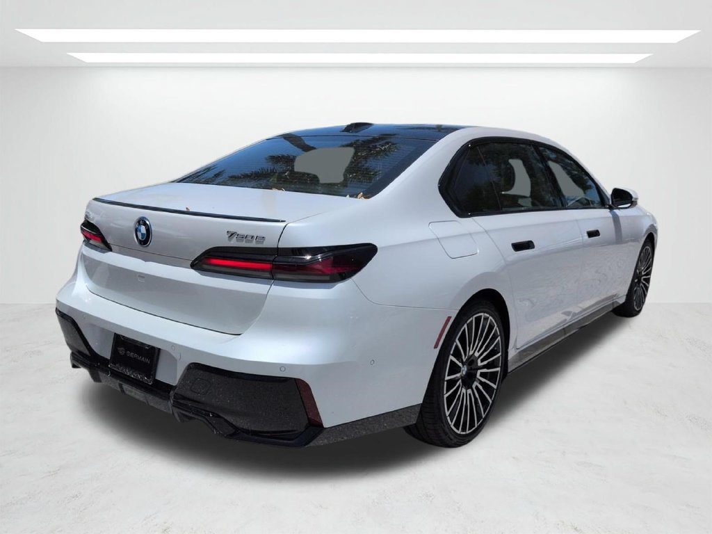 New 2026 BMW 750e xDrive AWD/4WD image 4