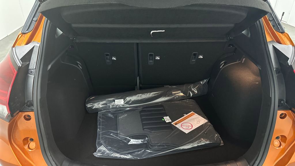 Used 2024 Nissan Kicks SR w/ SR Premium Package FWD image 13