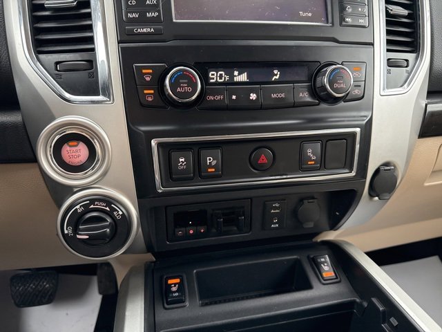 Used 2017 Nissan Titan SV image 35
