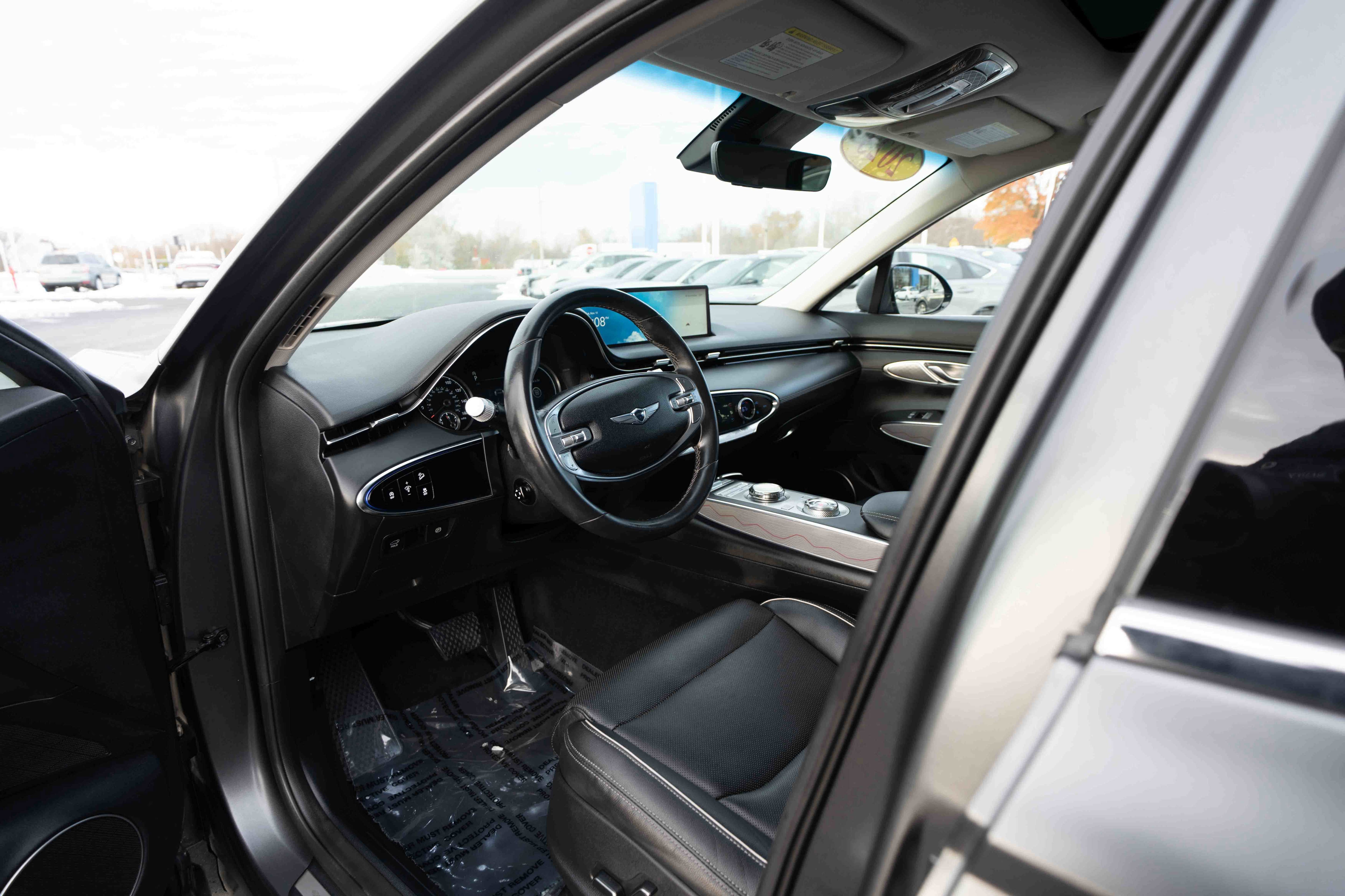 Used 2023 Genesis GV70 2.5T w/ Advanced Package image 8