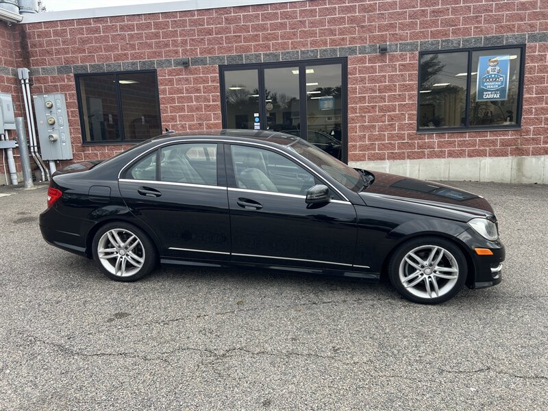 Used 2012 Mercedes-Benz C 300 4MATIC Sedan image 6