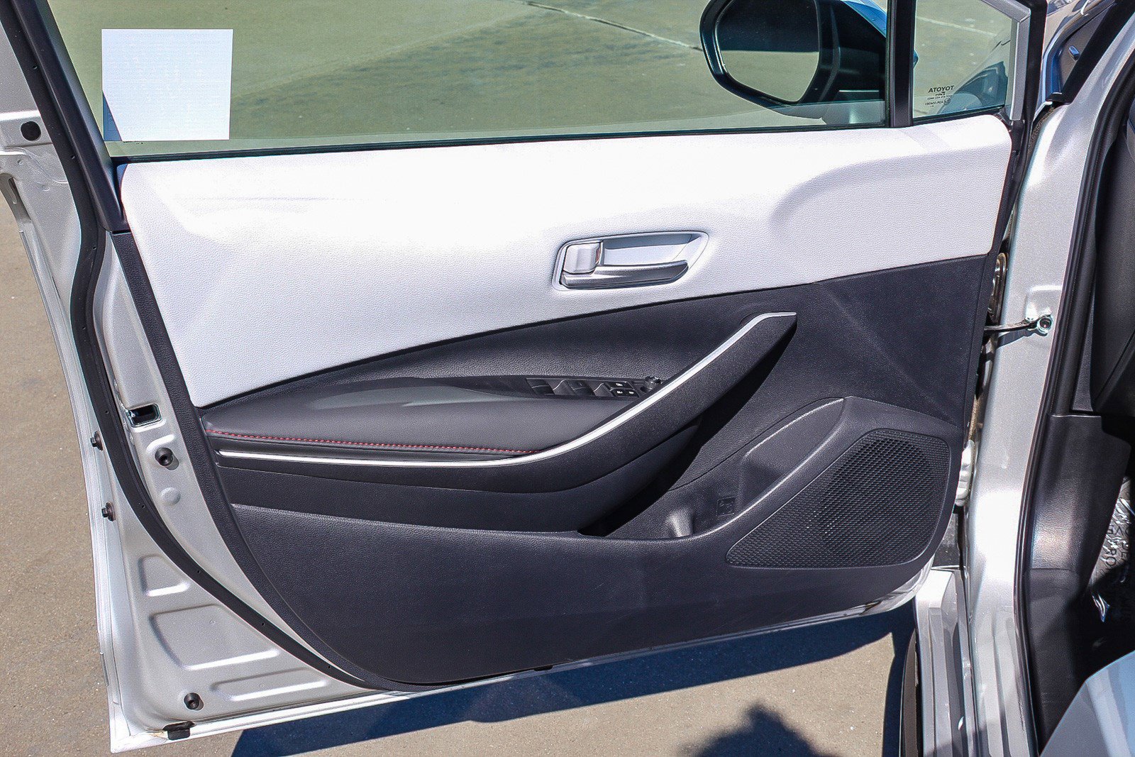 New 2025 Toyota Corolla SE image 22