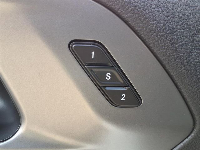 New 2025 Chrysler Pacifica Select w/ Fav Edition Package FWD image 11