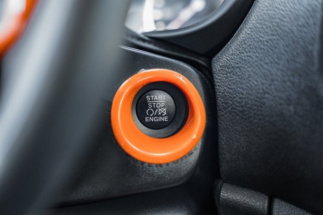 Used 2020 Jeep Renegade Latitude w/ UConnect 8.4 Nav Group image 29